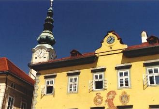 Old city hall with Justitia-Fresko and city priest tower